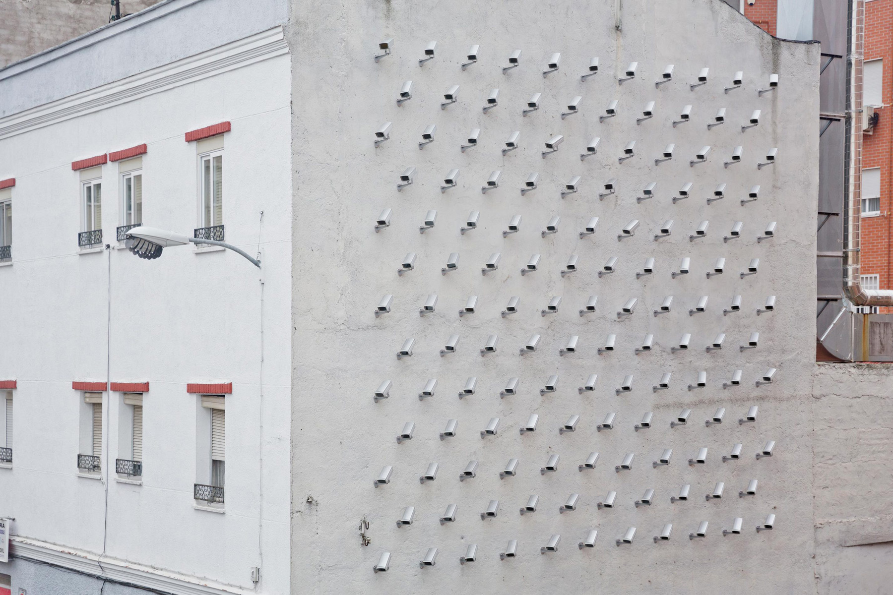 Videokameras an Hauswand, Quelle: spY, Street Artist